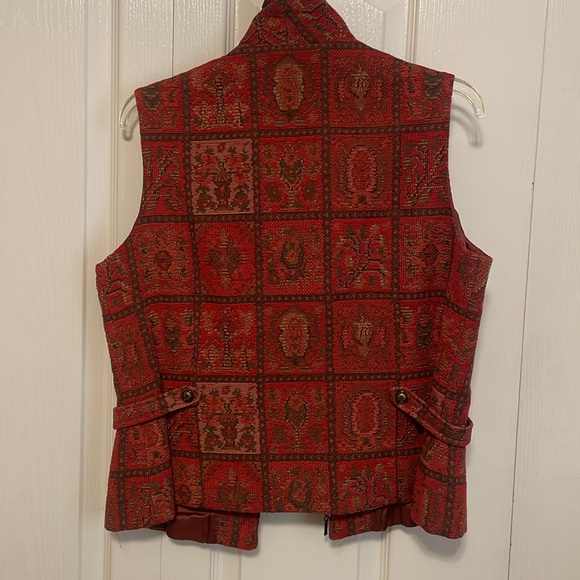 Vest - Picture 3 of 5